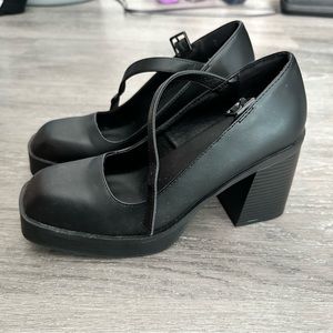 MIA Ophia Black Burnis Platform Chunky Mary Jane 60s Mod Heels